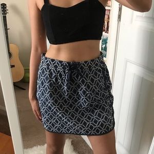 GAP pattern skirt with pockets